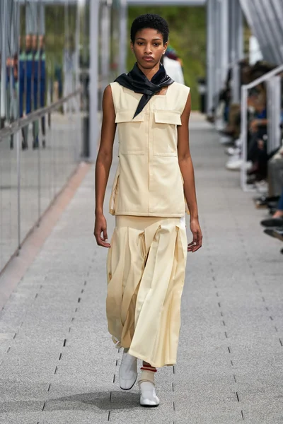 Look 46